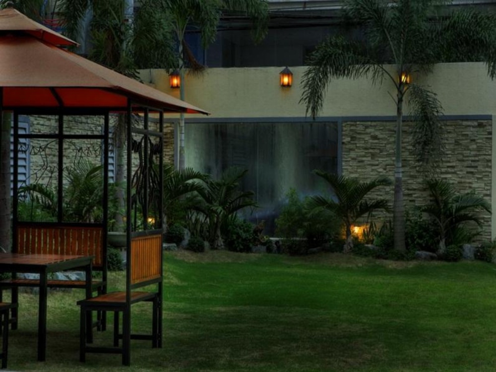 M Chereville Hotel Manila Image 6